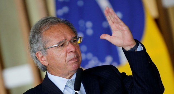 Guedes defende vacinação em massa e diz que retomada sustentada da economia depende de retorno seguro ao trabalho